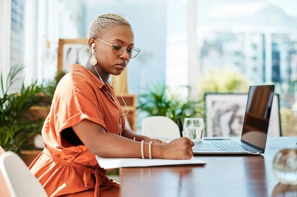 What are the best methods to integrate a NAS system like QNAP TS-451+ with Plex Media Server for 4K streaming?