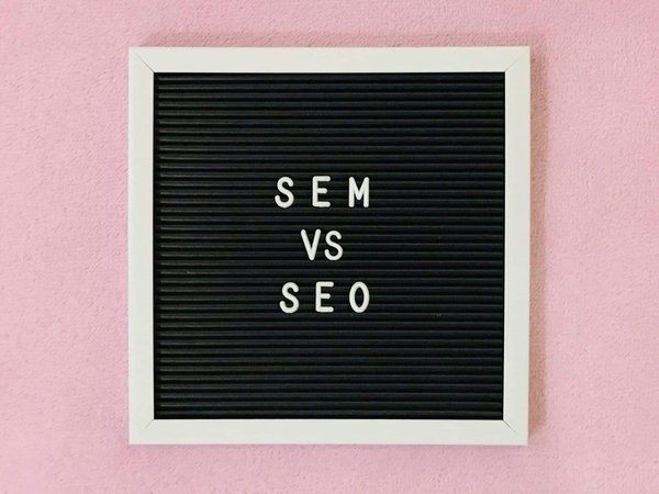 How to install and configure an Intel Optane Memory module in a Dell XPS 15 for enhanced storage performance?